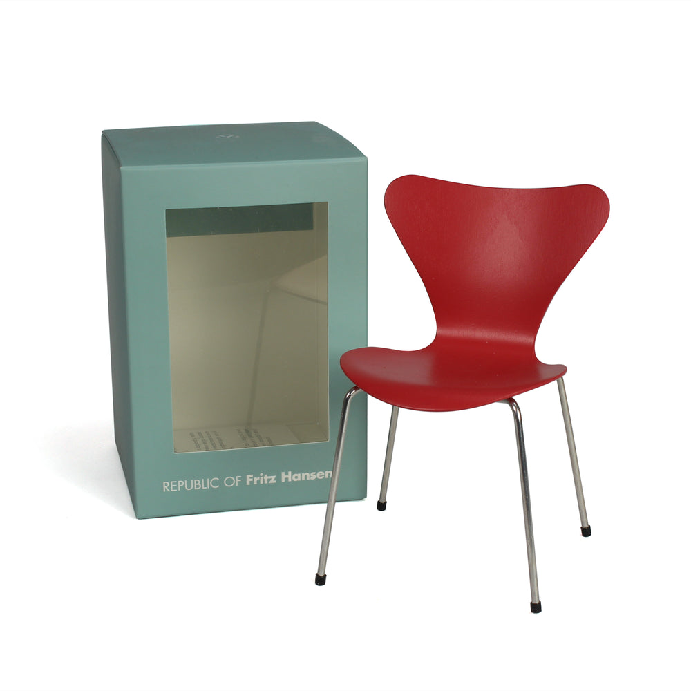 Fritz Hansen - Miniatur Serie 7 Stuhl | rot