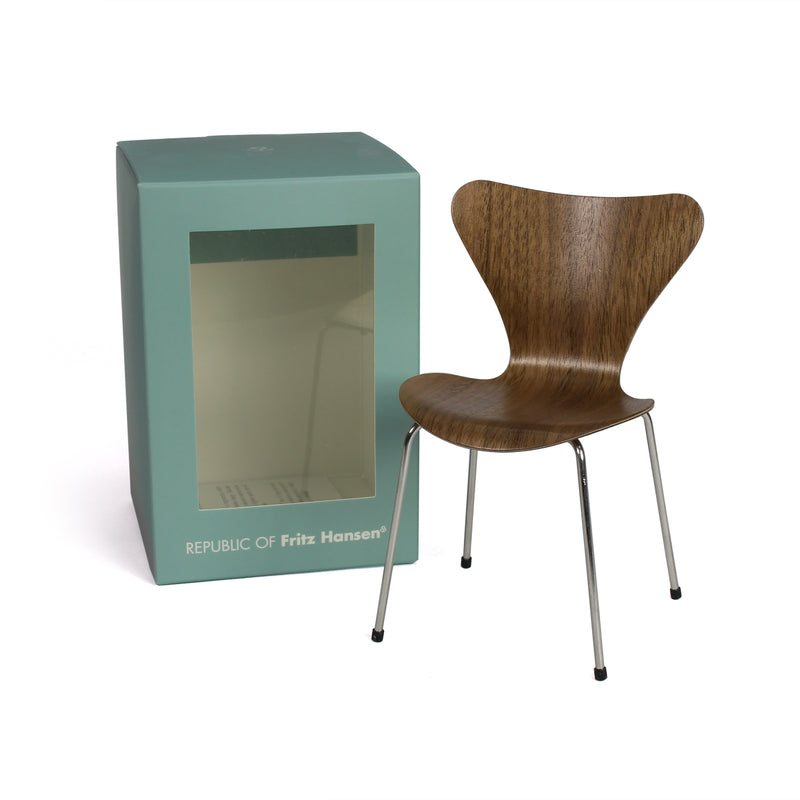 Fritz Hansen - Miniatur Serie 7 Stuhl | walnuss