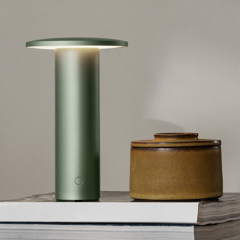 Fritz Hansen - Solae LED-Tischleuchte | hellgrün