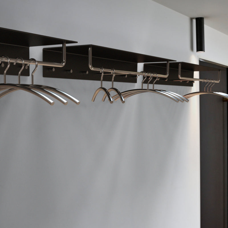 Frost - Unu Wandgarderobe mit Haken und Stange