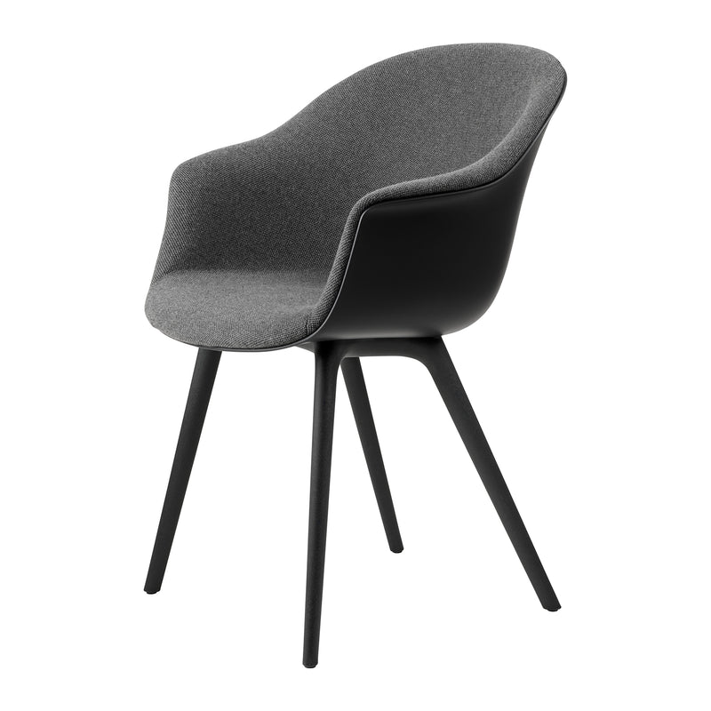 Gubi - Bat Dining Stuhl mit Frontpolsterung | Kvadrat Hallingdal 65 grau (173) / Plastic Base