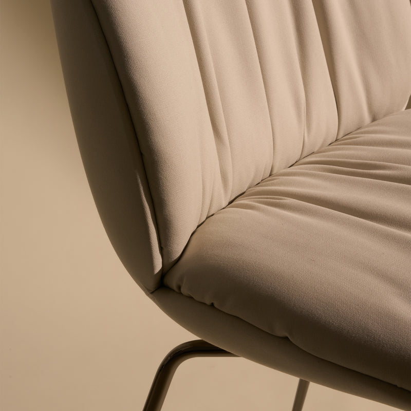 Gubi - Beetle Soft Counter Chair
