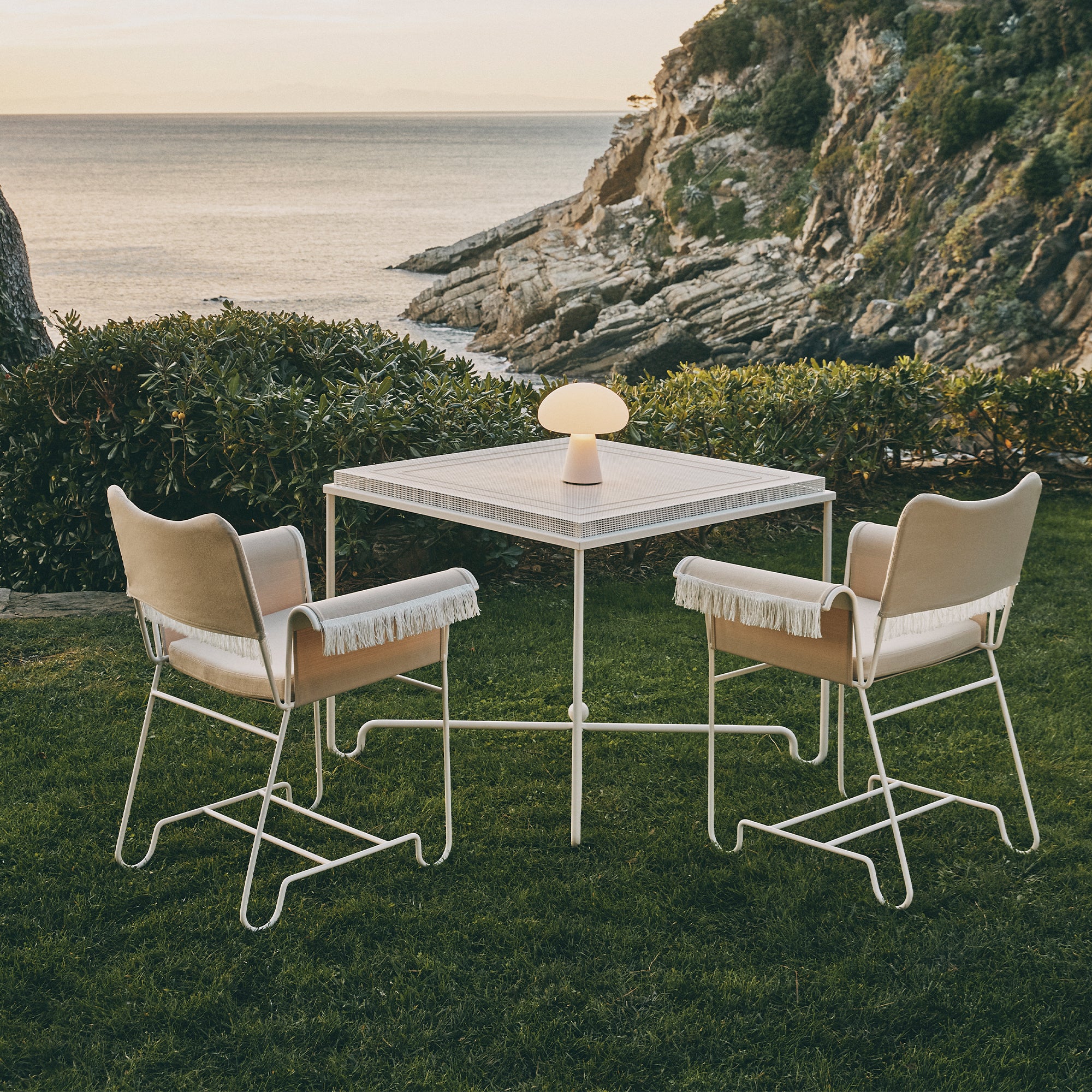 Gubi - Tropique Outdoor Esstisch