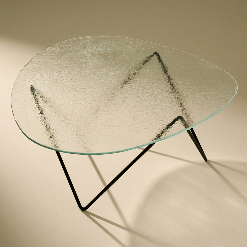 Gubi - Pedrera Couchtisch | strukturiert transparent Glas / mattschwarz