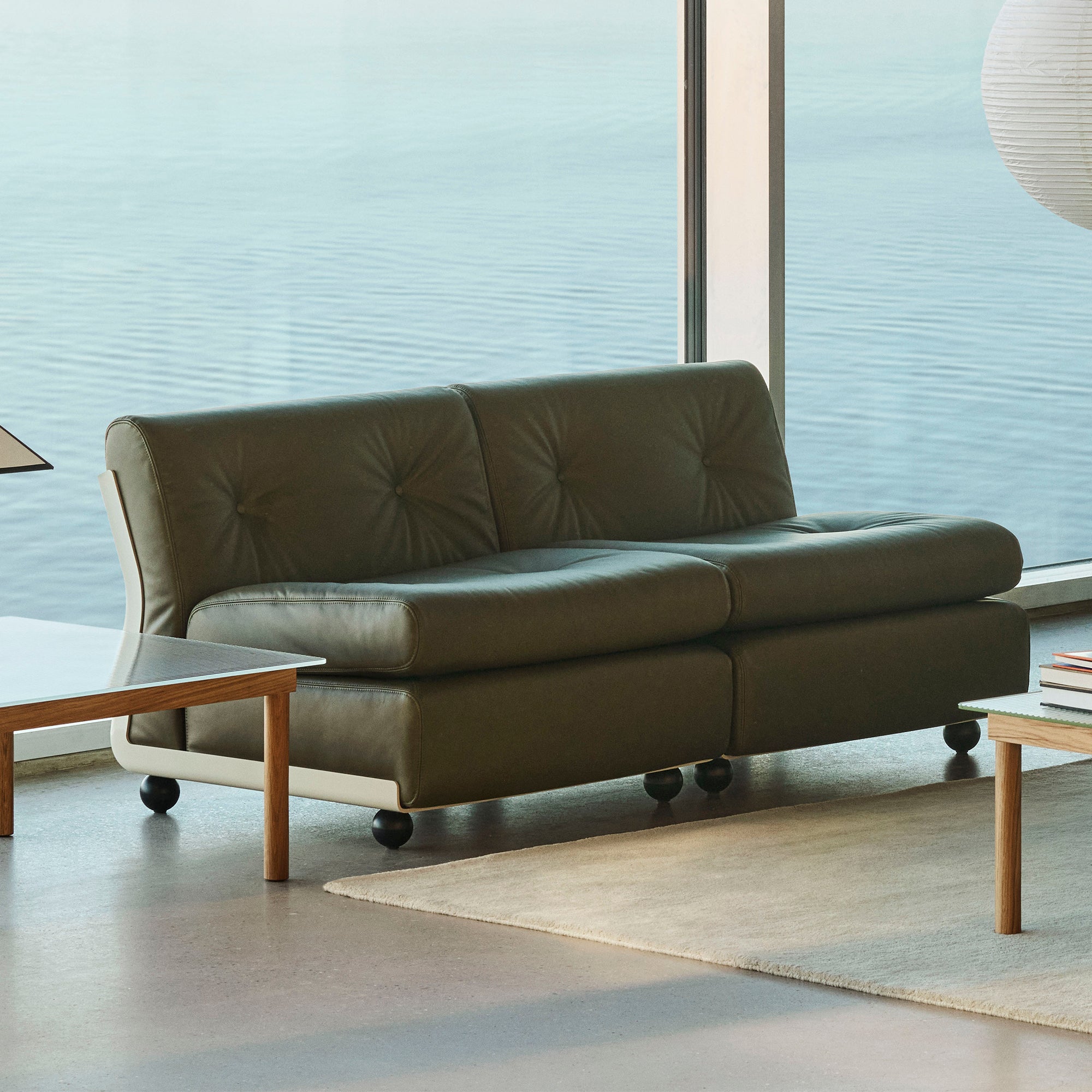 HAY - Amanta 2-Sitzer Sofa | Sense cream beige/forest