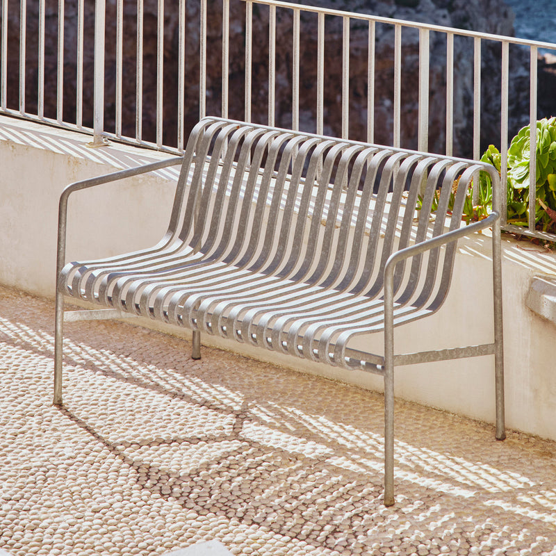 HAY - Palissade Tisch + 2x Dining Bench mit Sitzkissen
