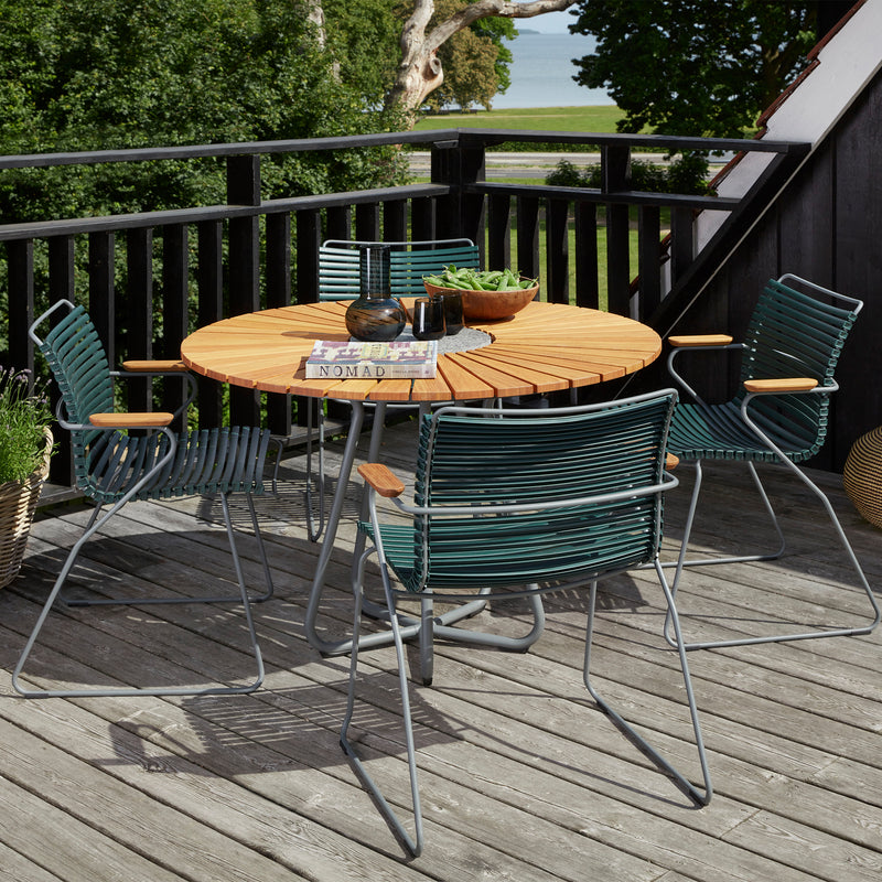 HOUE - CLICK Outdoor Dining Armlehnstuhl mit niedriger Lehne