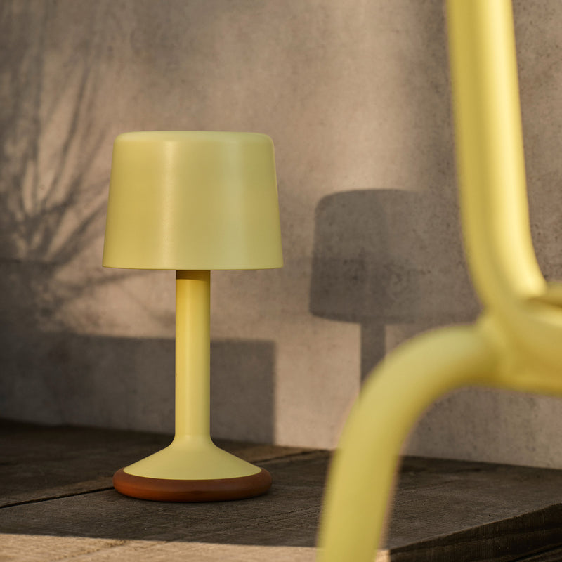HOUE - Luu LED Solar-Akkuleuchte, beige | lemon zest