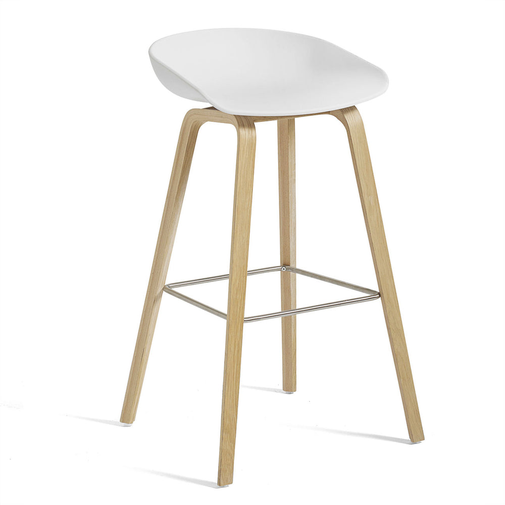 HAY - About A Stool AAS 32 (Kunststoffgleiter) | H 75 cm / white 2.0 / Eiche lackiert / Edelstahl