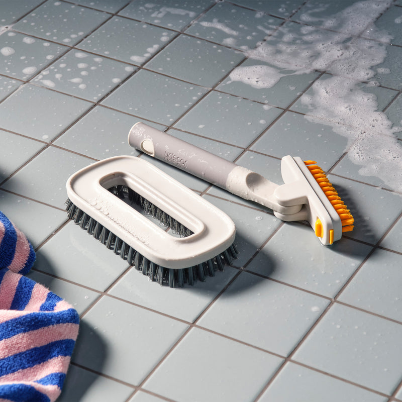Joseph Joseph - CleanTech Bürstenset mit Scheuerbürste und Fliesenbürste