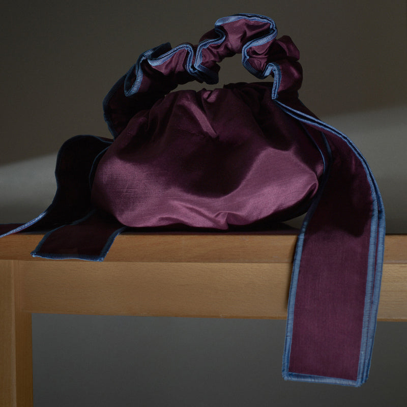 Juslin Maunula - Scrunchie Bag | aubergine