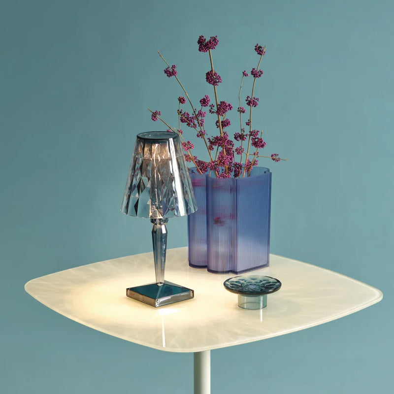 Kartell - Battery Tischleuchte | rauch