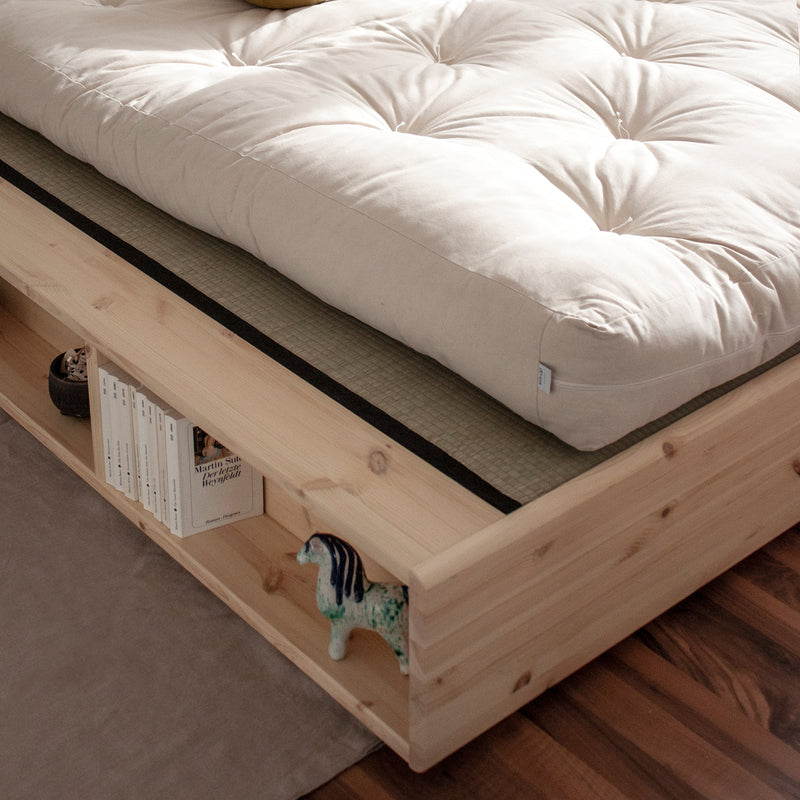 Karup Design - Ziggy Bettgestell mit Lattenrost und Aufbewahrung | 160 x 200 cm / 101 clear lacquered
