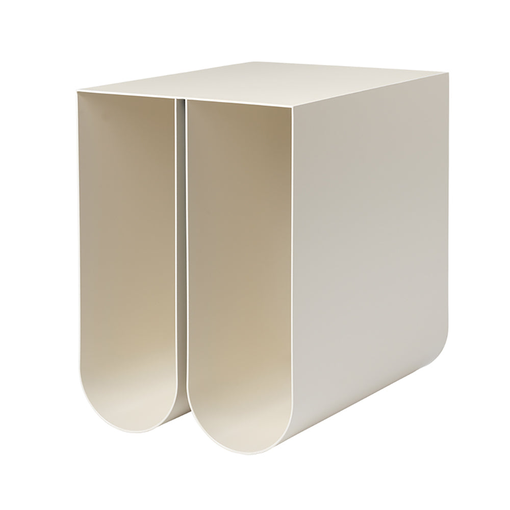 Kristina Dam Studio - Curved Beistelltisch | beige