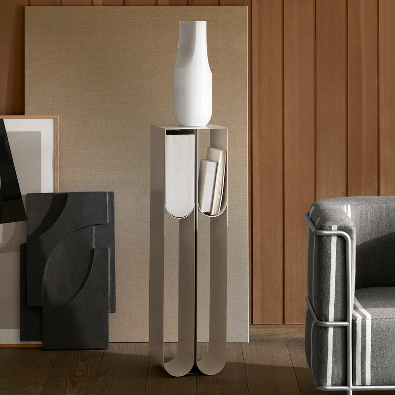 Kristina Dam Studio - Curved Pedestal