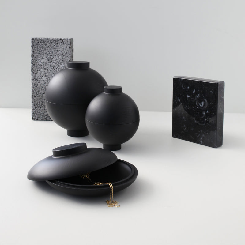 Kristina Dam Studio - Wooden Sphere Aufbewahrung