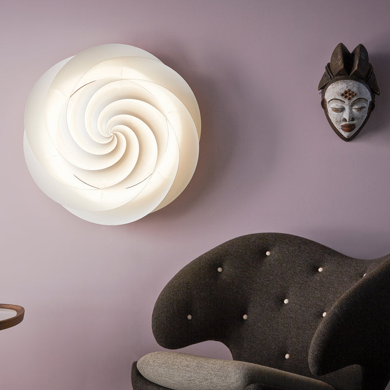 Le Klint - Swirl Decken-/ Wandleuchte | M