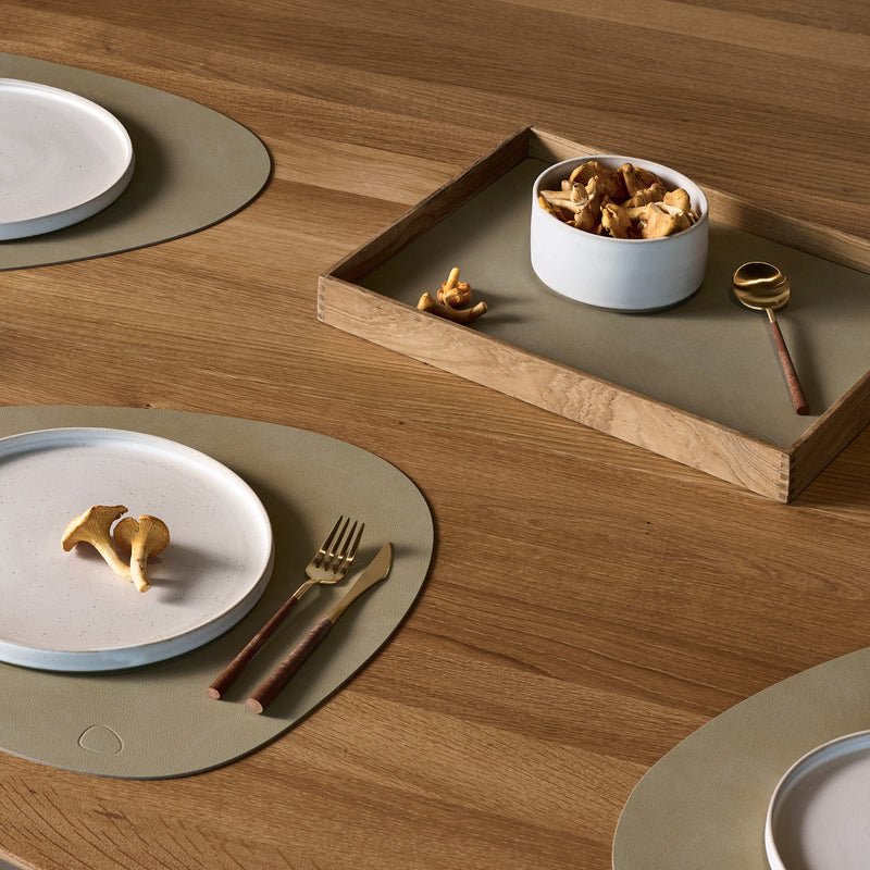 Lind DNA -Even Teak Tablett Square