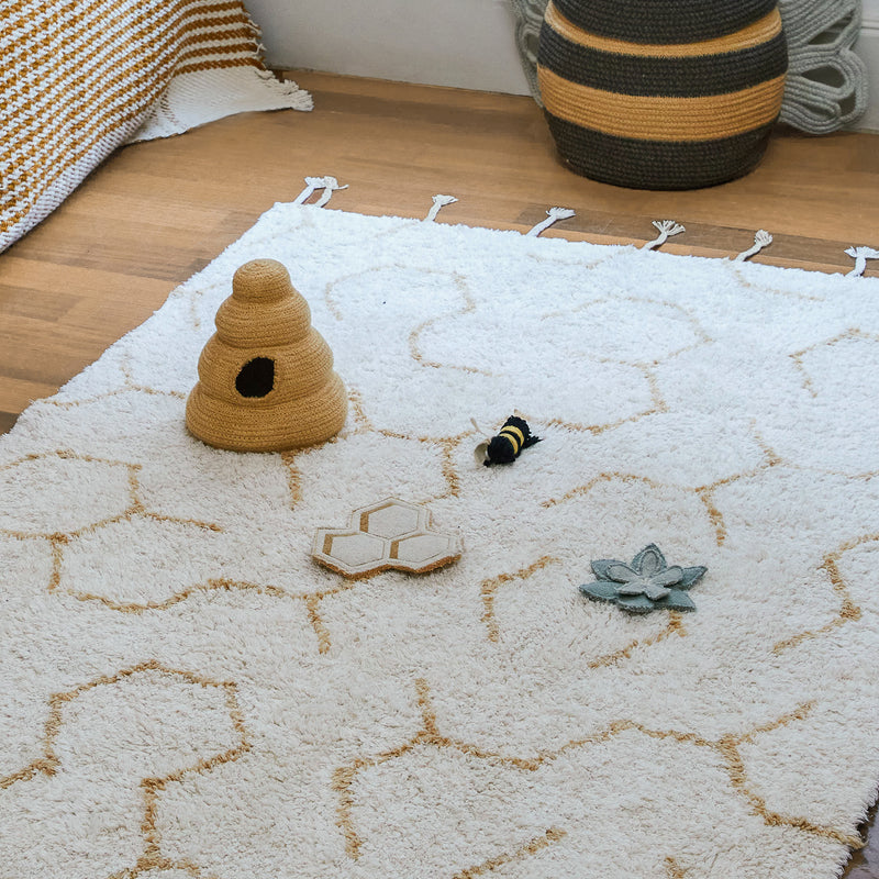 Lorena Canals - Pollination Spielteppich mit Spielzubehör