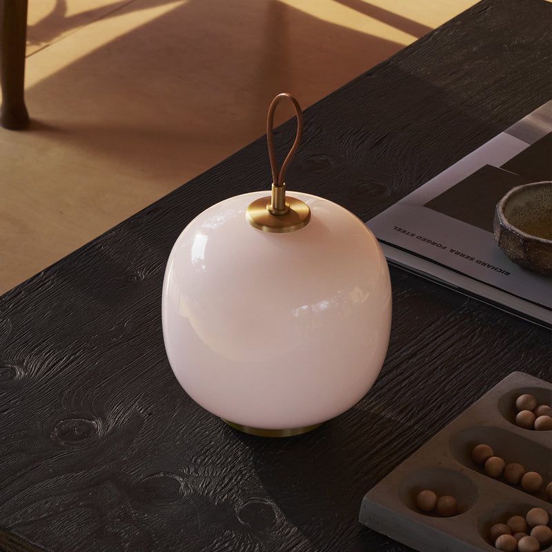 Louis Poulsen - VL45 Radiohus Portable LED Tischleuchte | pale rose