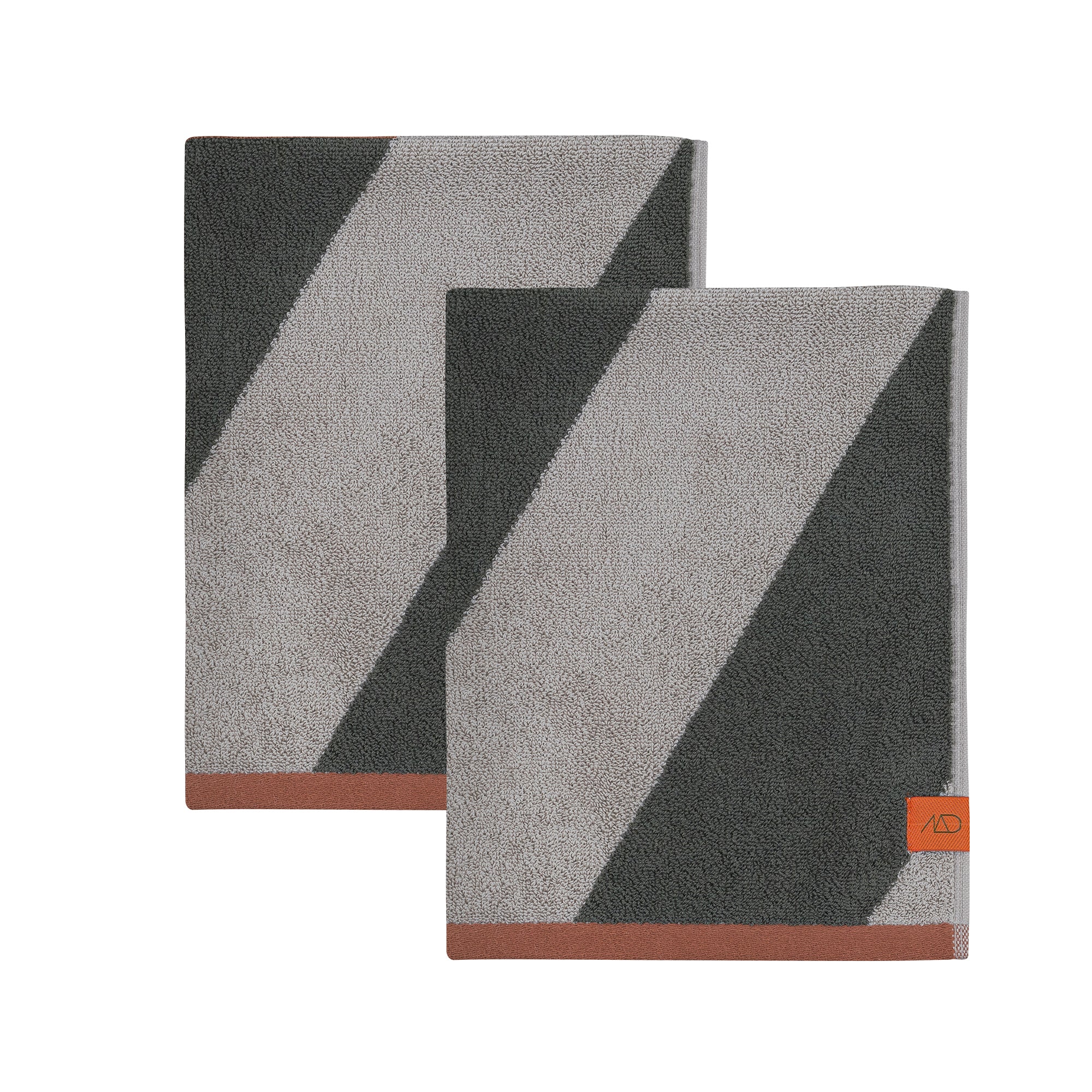 Mette Ditmer - Diagonal Gästehandtuch | dark olive