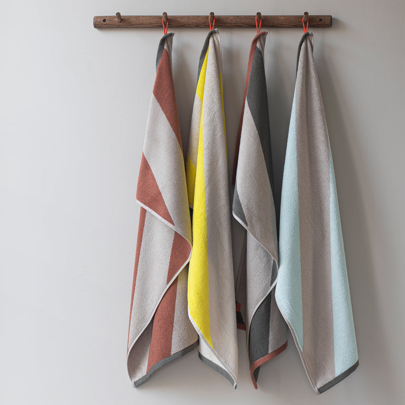 Mette Ditmer - Diagonal Badetuch