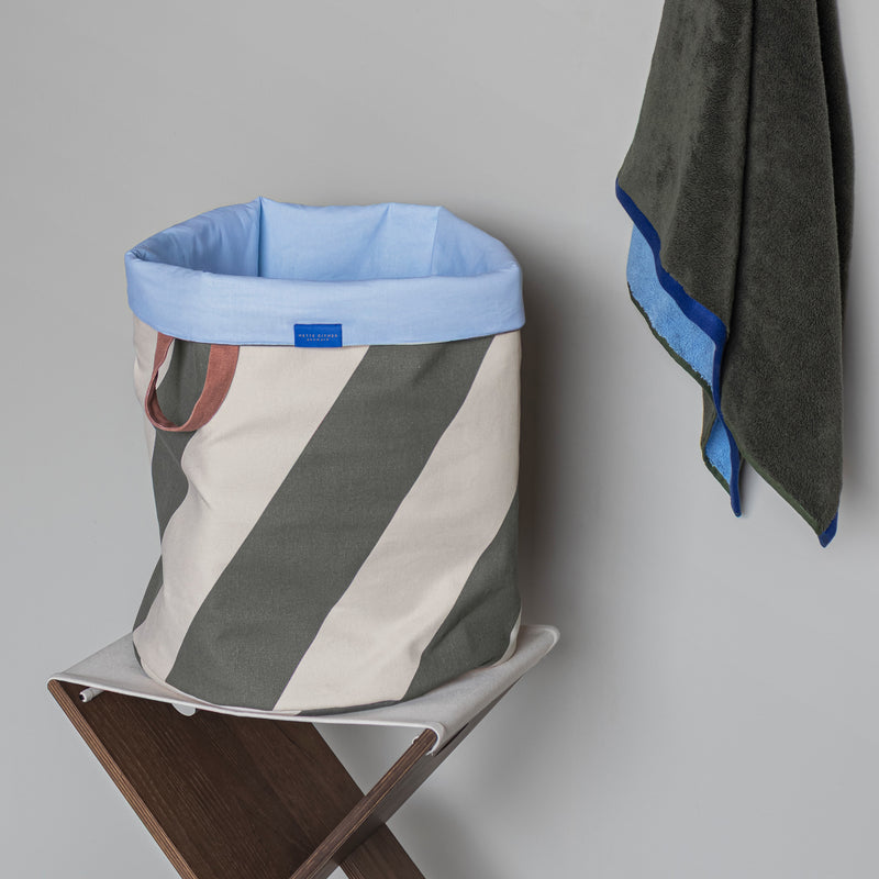 Mette Ditmer - Diagonal Wäschekorb | dark olive/sand