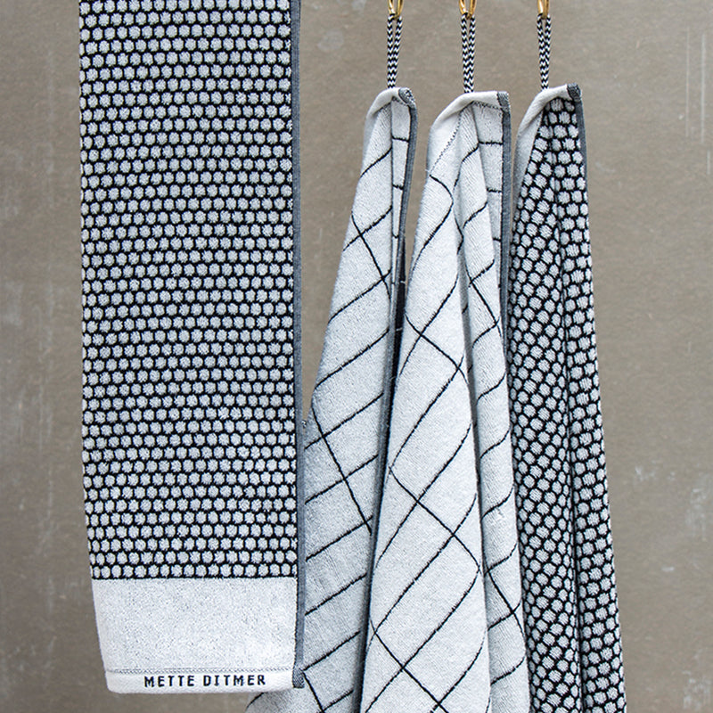 Mette Ditmer - Grid Handtuch