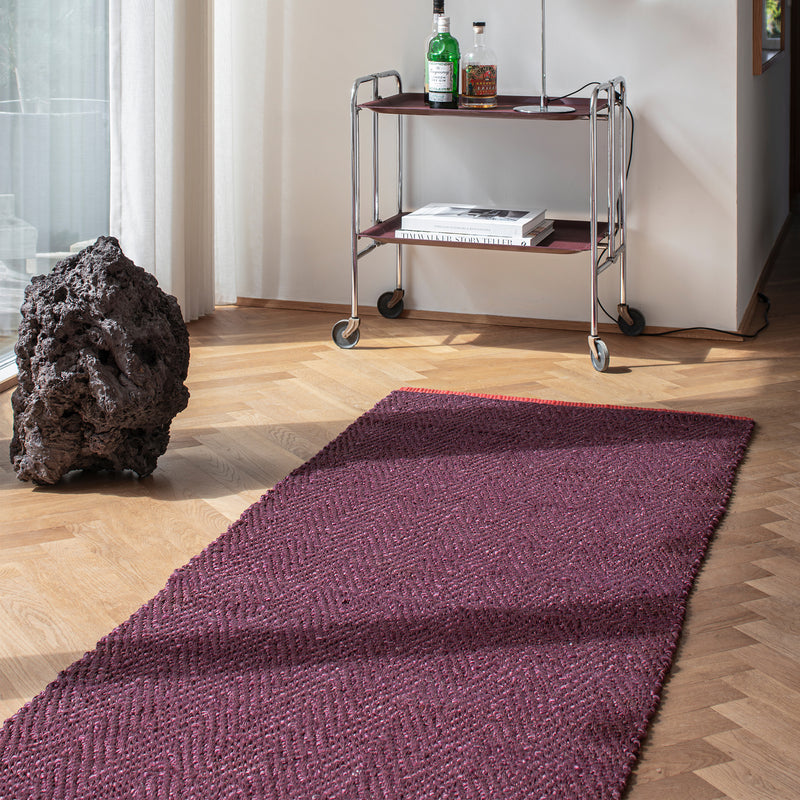 Mette Ditmer - Notes Juteteppich | 80 x 245 cm / wine