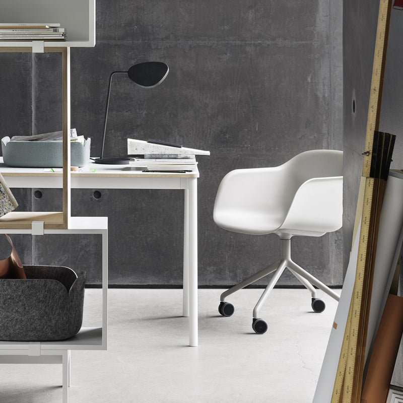 Muuto - Fiber Armchair Swivel mit Rollen | weiß