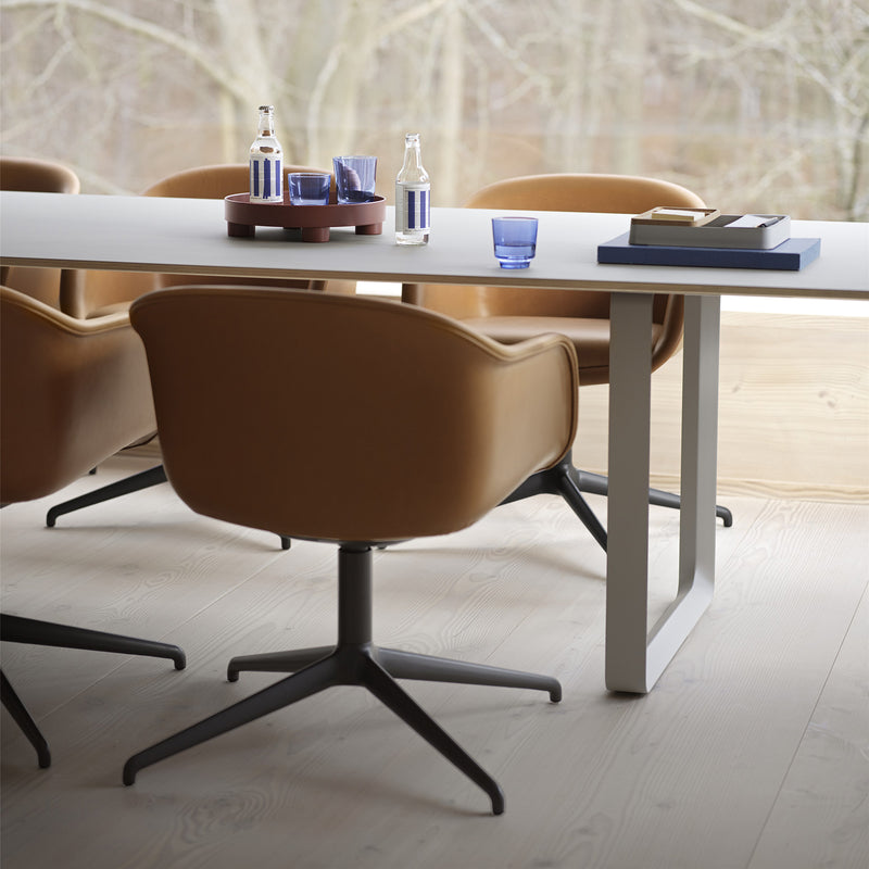 Muuto - Fiber Conference Armlehnstuhl