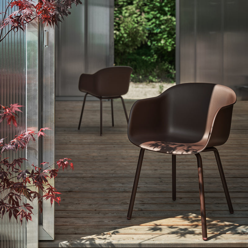 Muuto - Fiber Outdoor Armchair | braun-rot