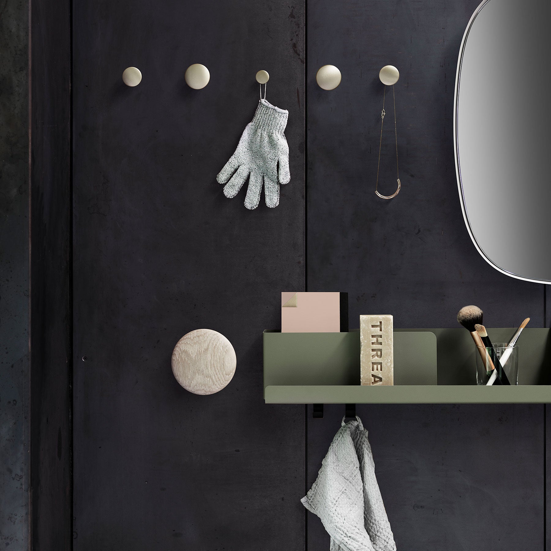 Muuto - Wandhaken "The Dots Metal" Medium