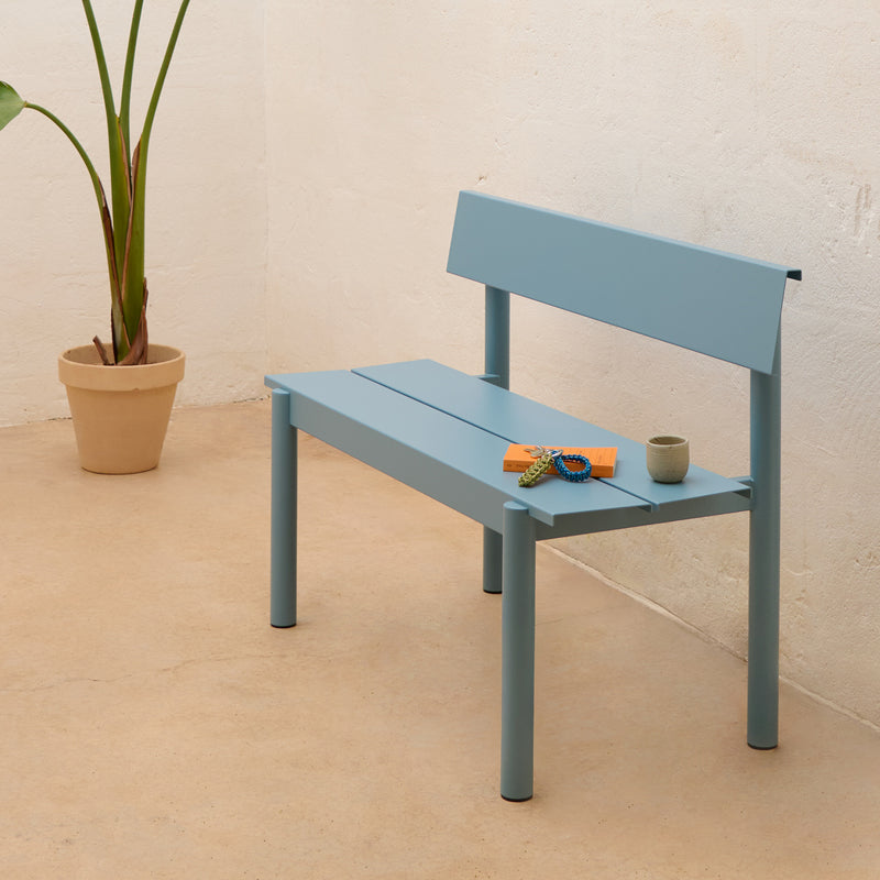Muuto - Linear Steel Bank mit Rückenlehne | 110 cm / hellblau