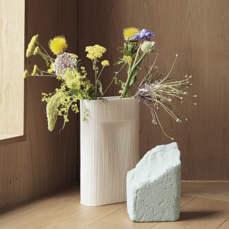 Muuto - Ridge Vase | H 48,5 cm / off-white