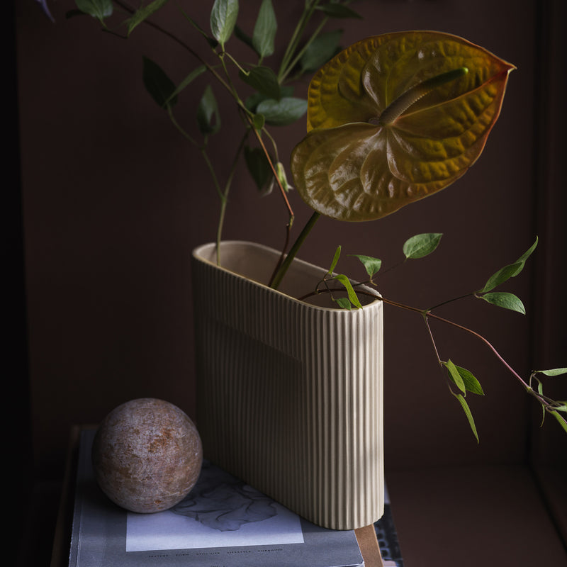Muuto - Ridge Vase | H 16,5 cm / beige