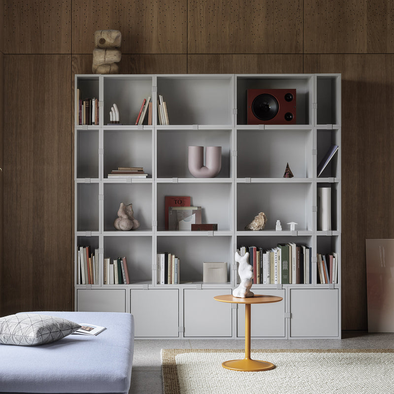 Muuto - Stacked Regalmodul mit Tür