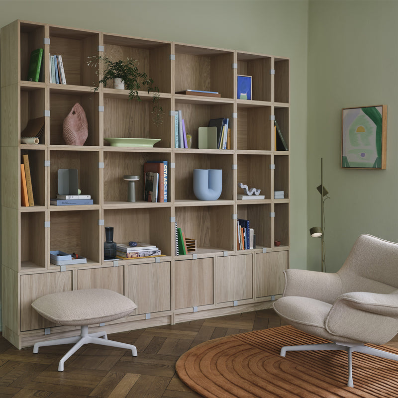 Muuto - Stacked Regalmodul mit Tür