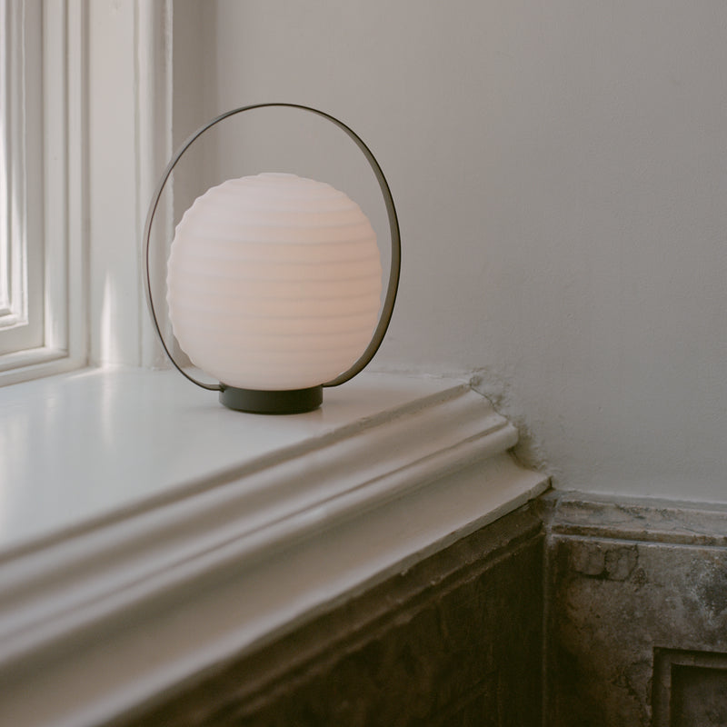 New Works - Lantern Portable Tischleuchte mit Akku | 