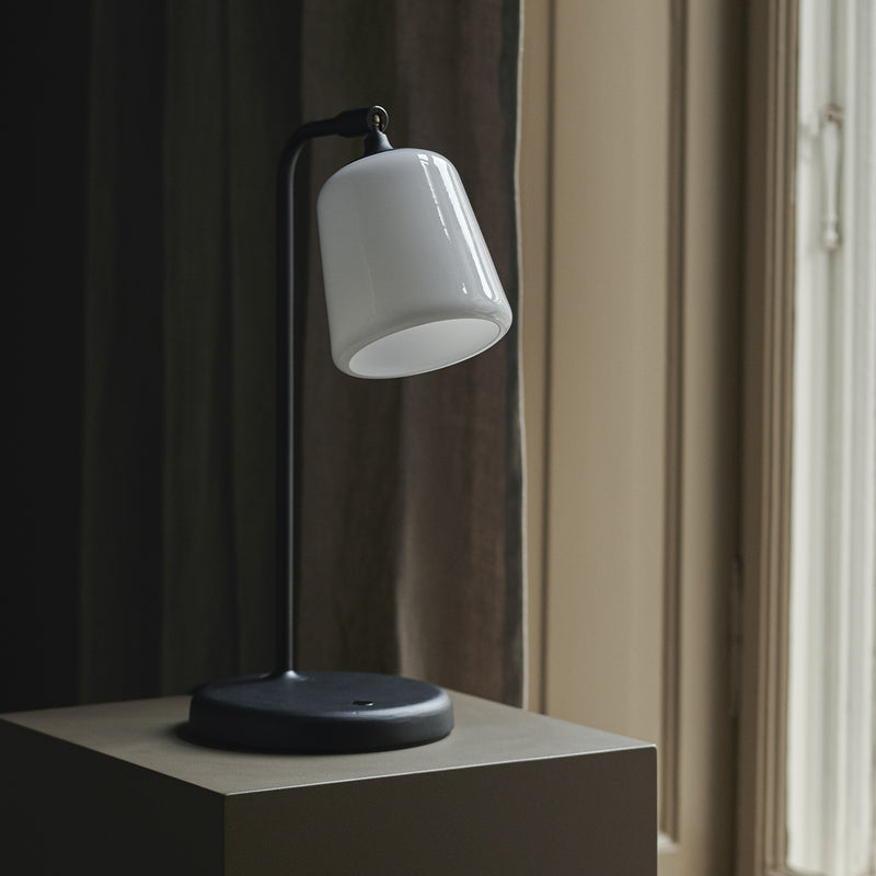 New Works - Material Schreibtischleuchte