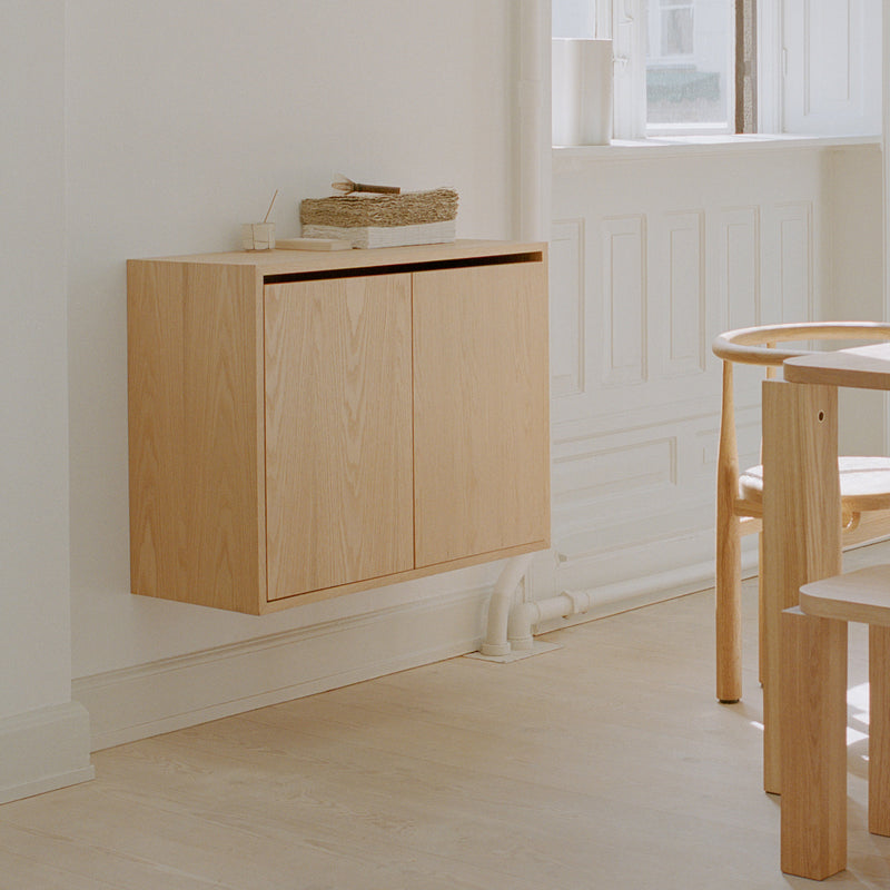 New Works - Hängeschrank mit Türen