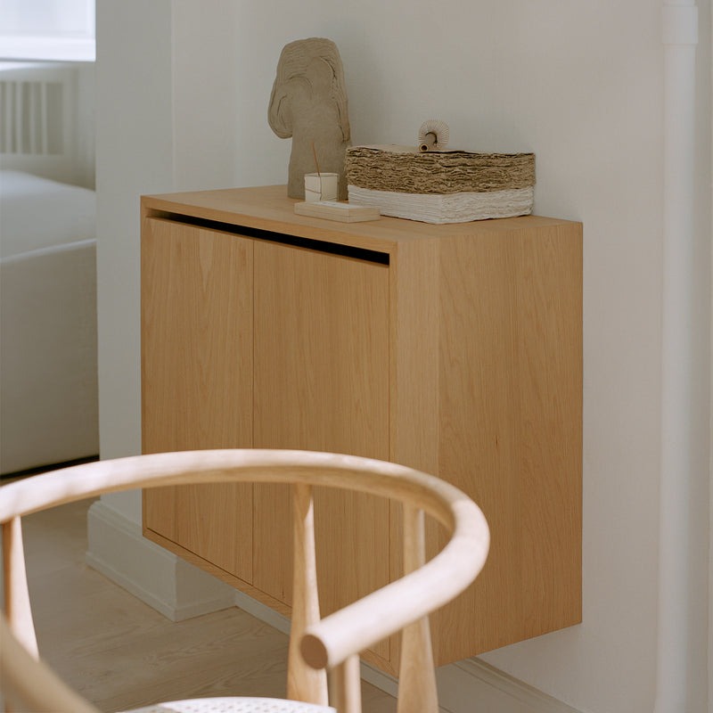 New Works - Hängeschrank mit Türen