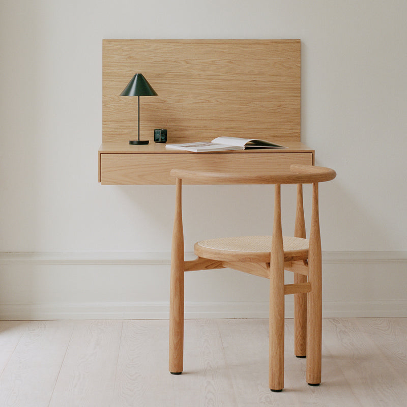 New Works - Tana Wandmontierter Schreibtisch