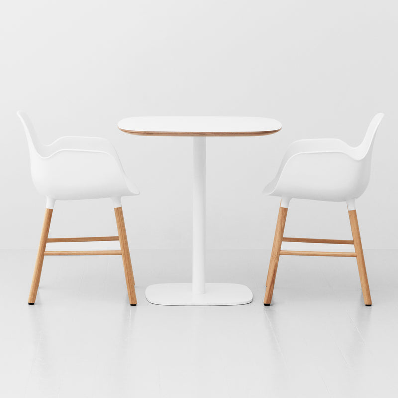 Normann Copenhagen - Form Armlehnstuhl (Holz) | weiß