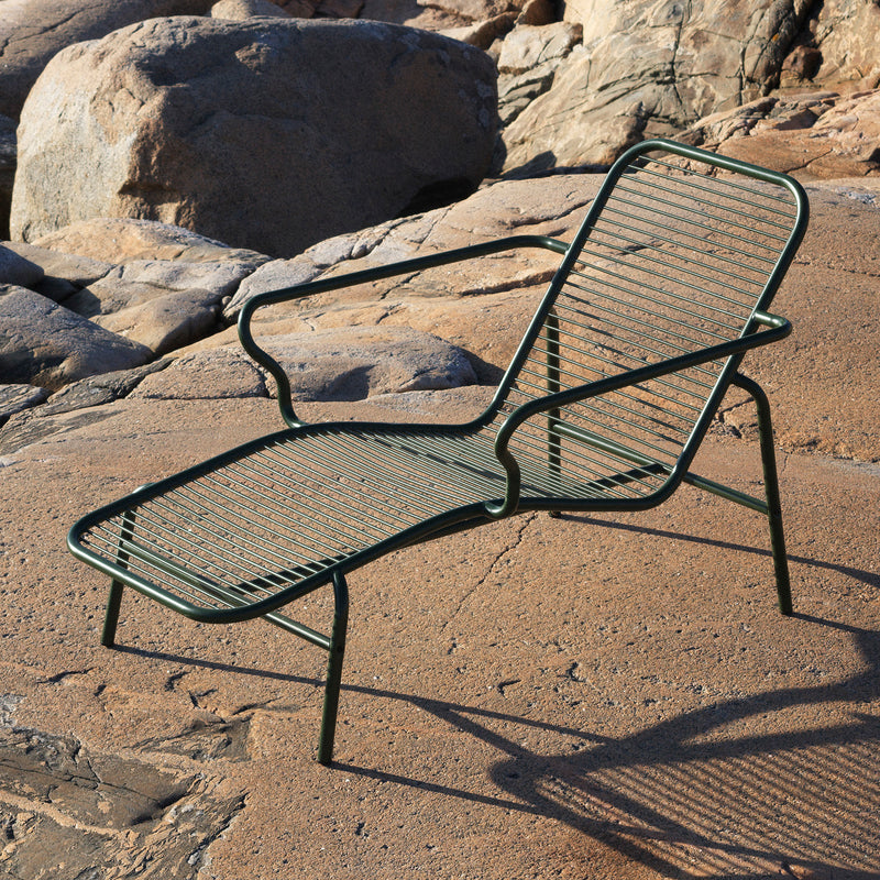 Normann Copenhagen - Vig Outdoor Liegestuhl | dunkelgrün