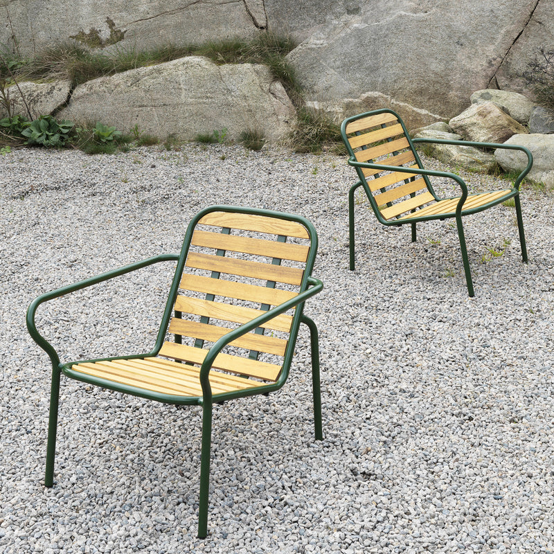 Normann Copenhagen - Vig Outdoor Lounge Chair | Robinie natur / dunkelgrün