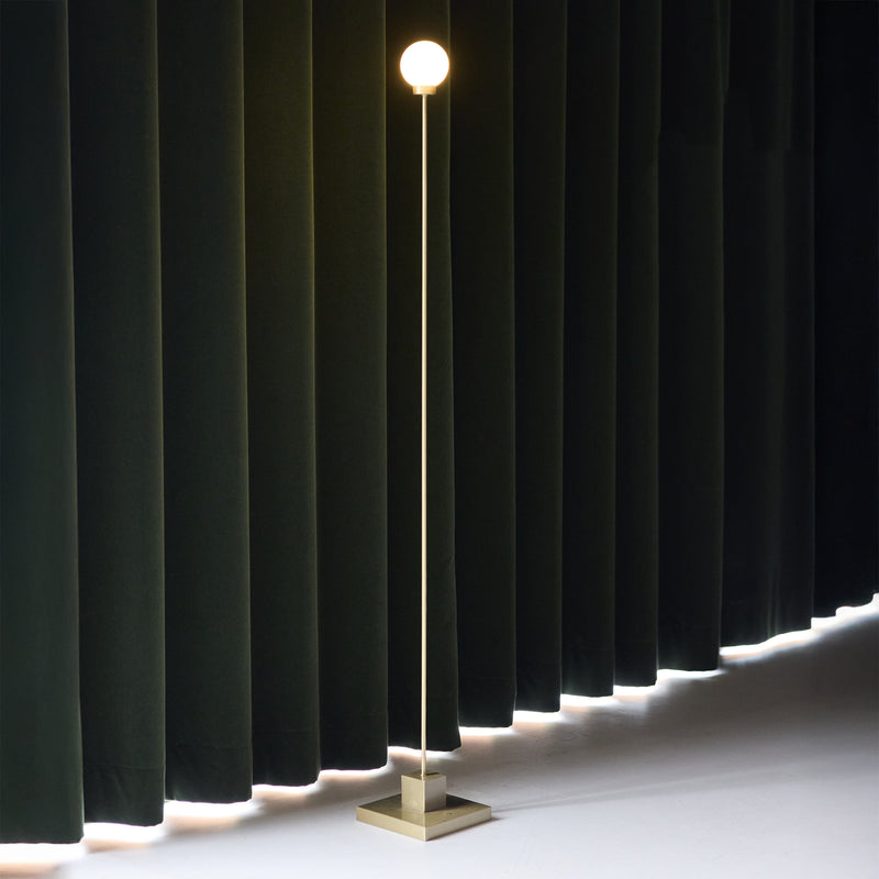 Northern - Snowball LED Stehleuchte mit Akku | Messing