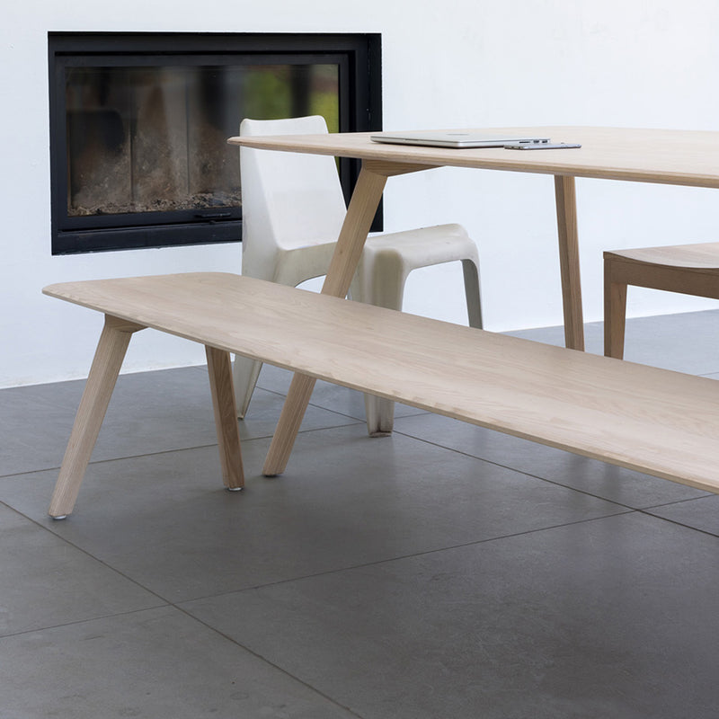 OUT Objekte unserer Tage - Meyer Tisch | Large / Esche gewachst mit Weißpigment / 200 x 92 cm