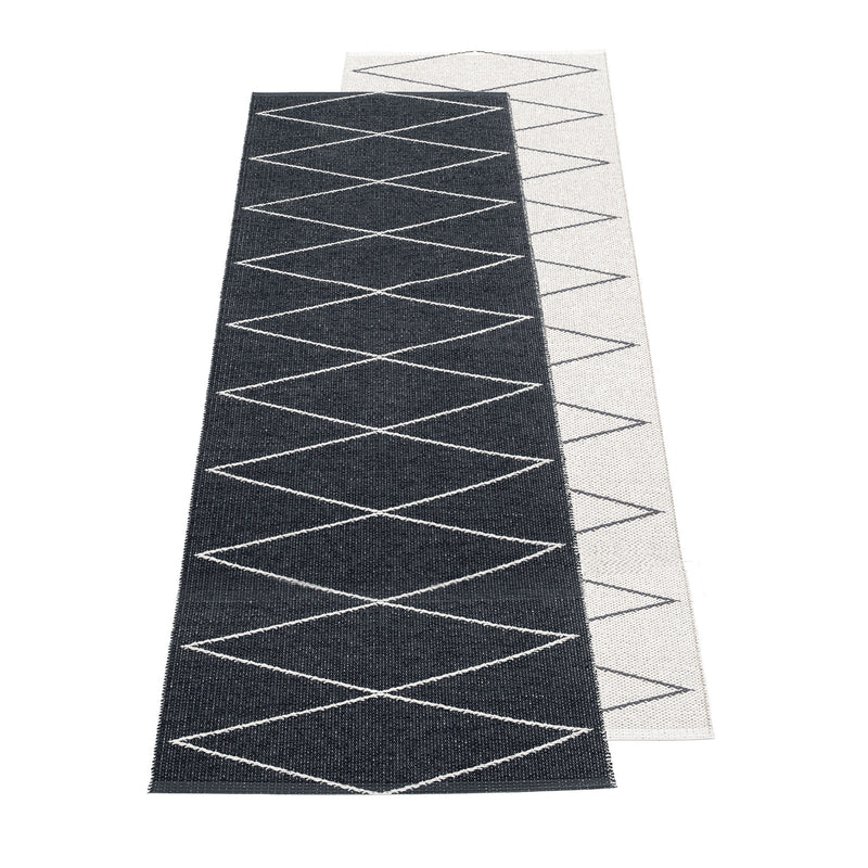 Pappelina - Max Wendeteppich (70 cm) | 70 x 240 cm / black/vanilla