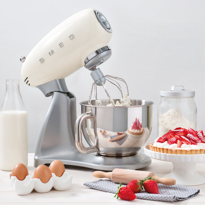 Smeg - Küchenmaschine SMF02 | Créme
